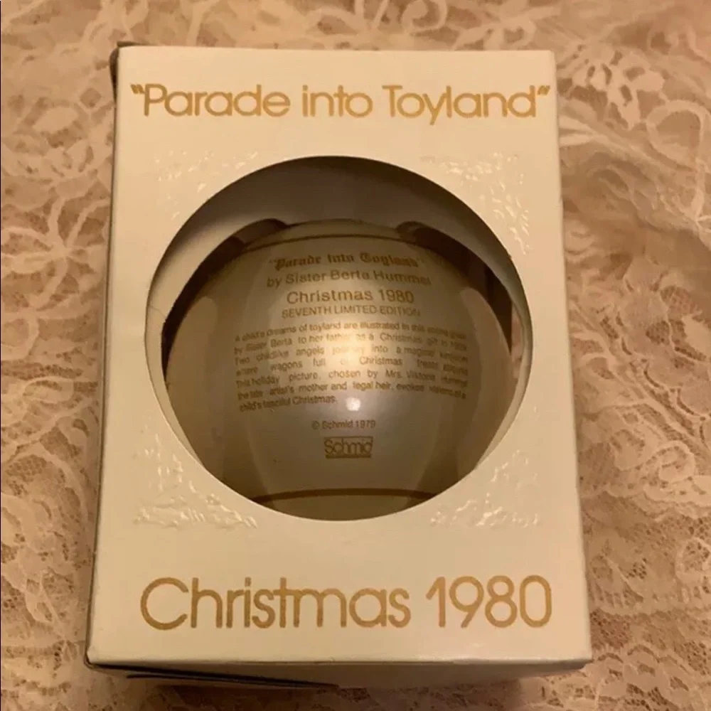 1980 Schmid Christmas Ornament Parade into Toyland Sister Berta Hummel collected